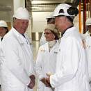 The King and Queen were given a tour of the ScanWafers' factory in Glomfjord (Photo: Knut Falch, Scanpix)